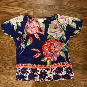 Gorgeous bold floral print Maeve (anthropologie) short sleeved blouse- size 2